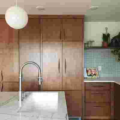 How One Couple’s Midcentury Obsession Led to a Nostalgic-Yet-Modern Kitchen