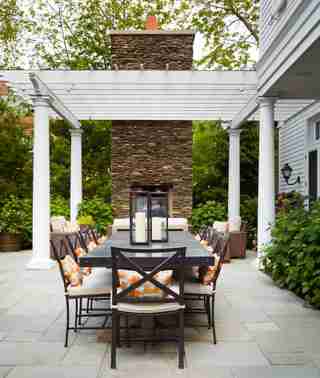 How to Arrange Seating for an Outdoor Space