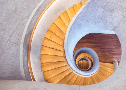 A Stunning Staircase: How to Add a Touch of Class to Your Home